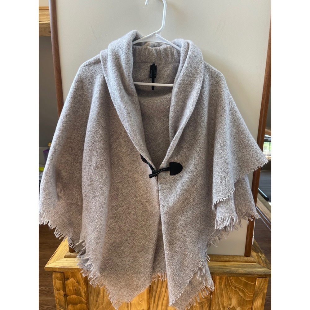 Herringbone Knit Toggle Front Poncho Shawl Wrap Tan Beige Fringe One Size